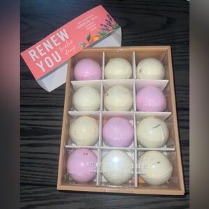 Asquith & Somerset RENEW YOU Twelve Days Bath Fizzers